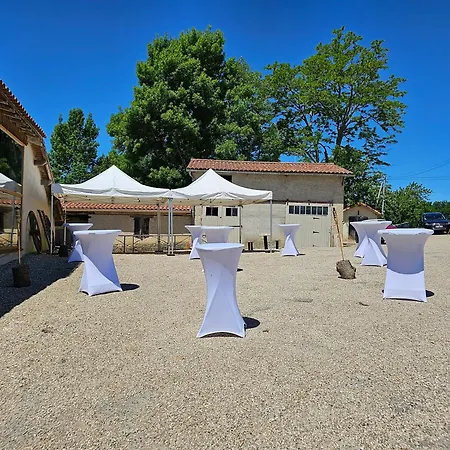 Domaine De Massoulac Hébergement de vacances *