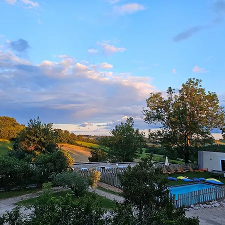 Hébergement de vacances Domaine De Massoulac *