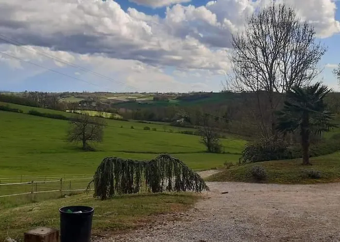 Domaine De Massoulac * Molières